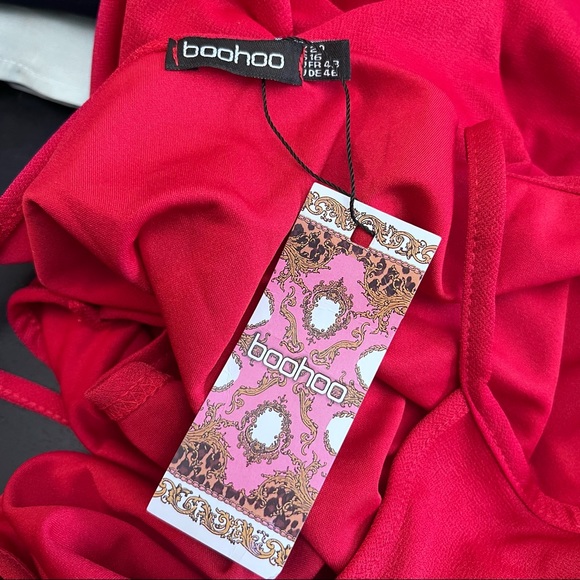 Boohoo Cold Shoulder dress - Picture 4 of 5